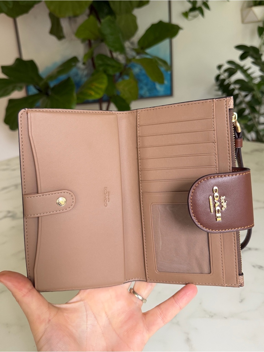 Coach Phone Wallet In Signature Canvas CW780 Gold Tan Brown Tech ID Wristlet - Picture 8 of 15